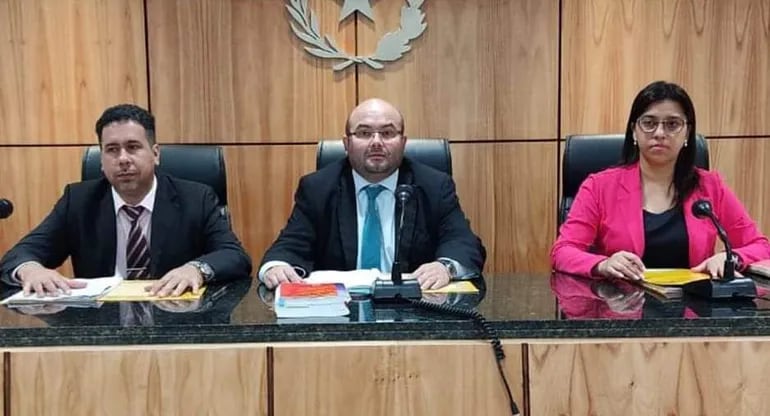 El Tribunal de Sentencia que dictó el fallo condenatorio estuvo conformado por Fabio Aguilar, Vitalia Duarte y Serafín González.