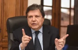 Euclides Acevedo, precandidato presidencial para las elecciones 2023.