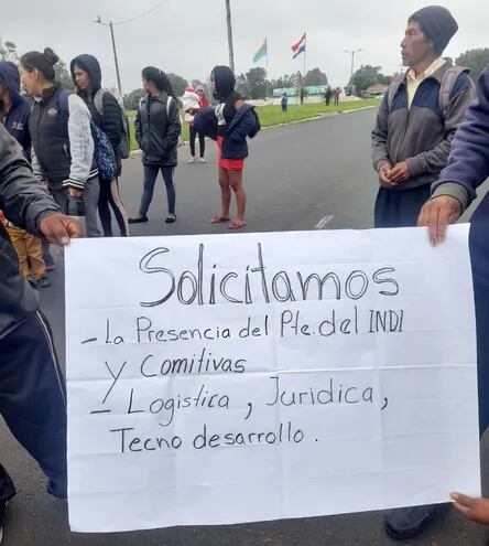 Indígenas de Canindeyú piden presencia del presidente del Indi en Canindeyú.