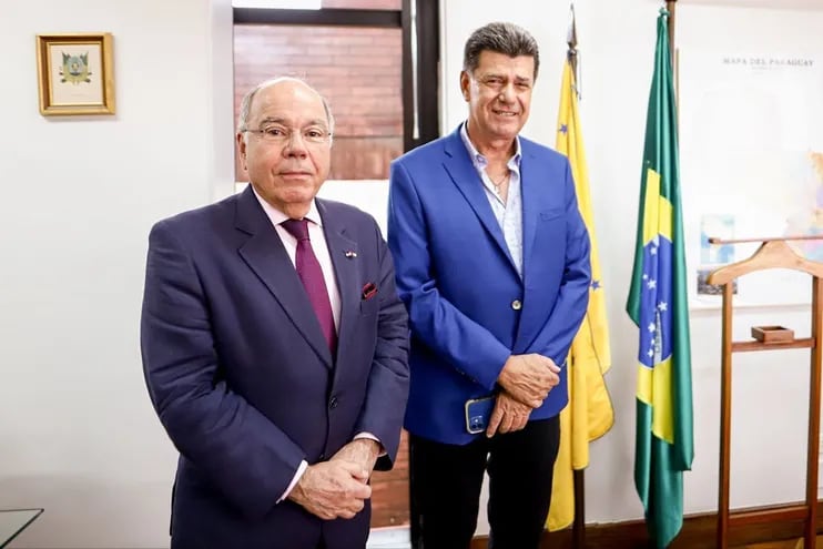 El canciller de Brasil, Mauro Vieira y Efraín Alegre.
