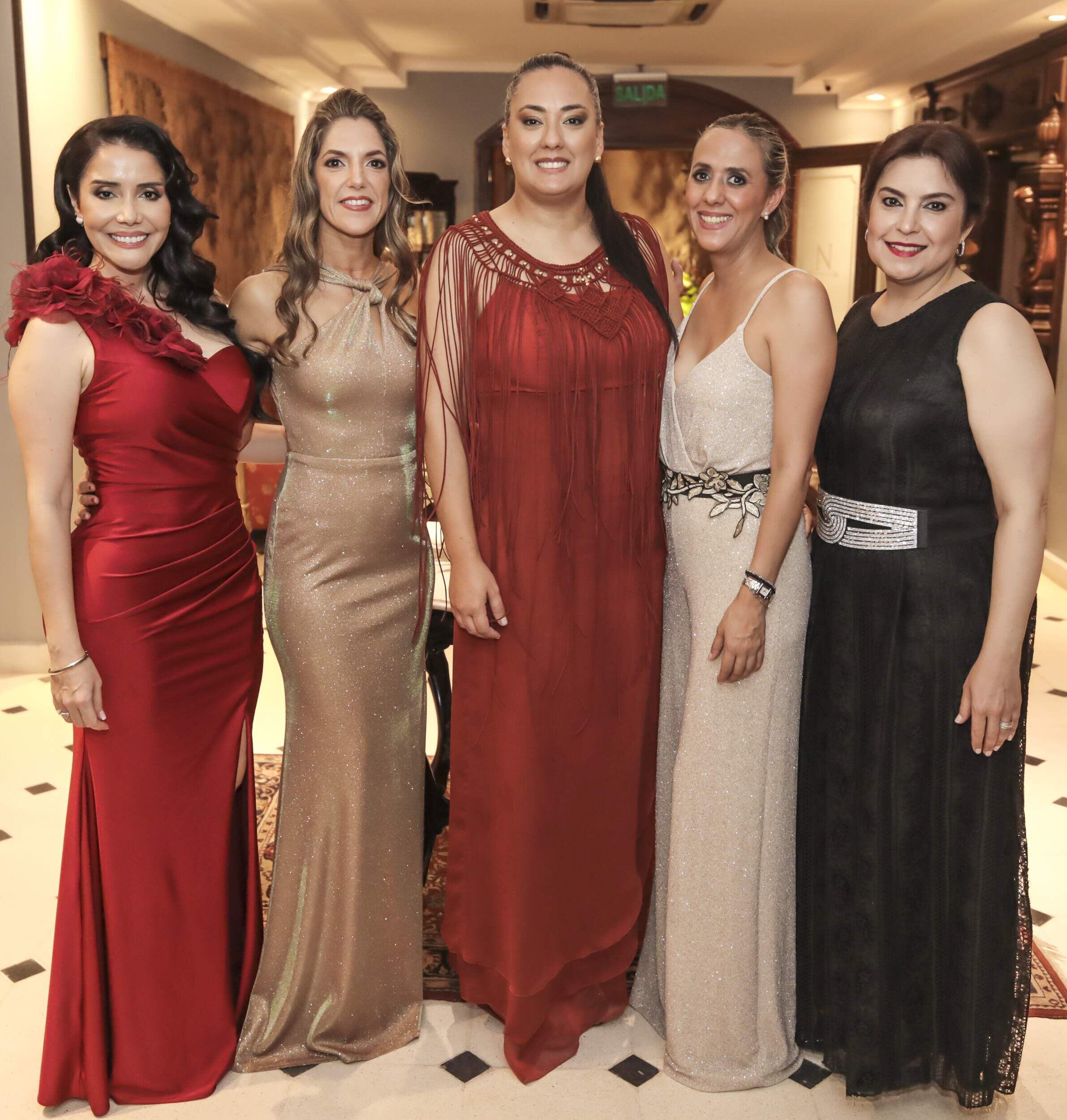 Rosmary Rodríguez, Nathalia Zayas, María Jose Alborno, Cinthia Carrizo y Mariela Figueredo.