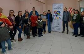 La Asociación Paraguaya de Padres y o Tutores  de Personas con Trastorno del Espectro del Autismo (TEA), filial Pilar, reclaman que un neurólogo infantil sea contratado en el Hospital Regional de Pilar.