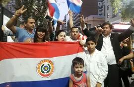paraguayos-protestas-en-buenos-aires-contra-el-posible-fraude-electoral--181911000000-1704920.jpeg