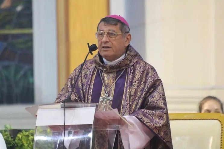 El obispo de la diócesis de Caacupé, monseñor Ricardo Valenzuela presidió la santa misa domimical.