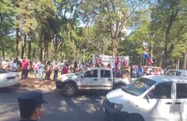 Los pobladores se manifestaron en la plaza la Paz de Ciudad del Este.