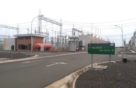 En la Subestación de 500 kV de Villa Hayes convergen las dos líneas de las centrales hidroeléctricas Itaipú y Yacyretá y los trabajos que se deben hacer son para  sincronizarlas.