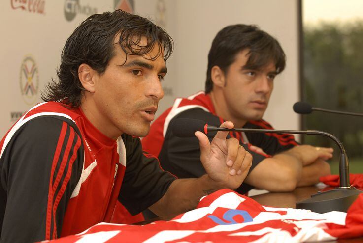 Claudio Morel Rodriguez (i) compartió también vestuario de Paraguay con Julio Cesar Cáceres (d).