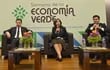 El ministro de Industria y Comercio, Ing. Luis Castiglioni; la titular de AFD, Teresa de Velilla; y el presidente del Senacsa, Dr. José Carlos Martin.