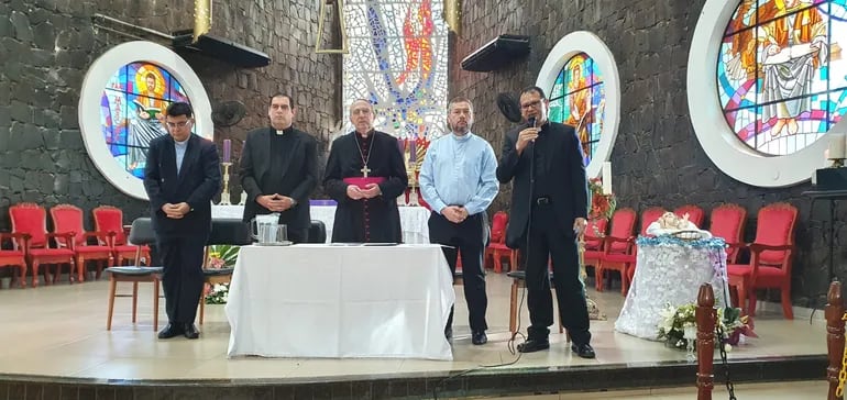 El anuncio del nuevo obispo de la Diócesis de Ciudad del Este se dio en una conferencia de prensa en la Catedral San Blas.