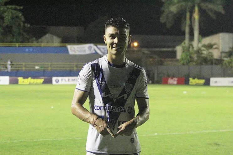 Hugo Iván Valdez (28 años), delantero recientemente llegado al Sportivo Ameliano.