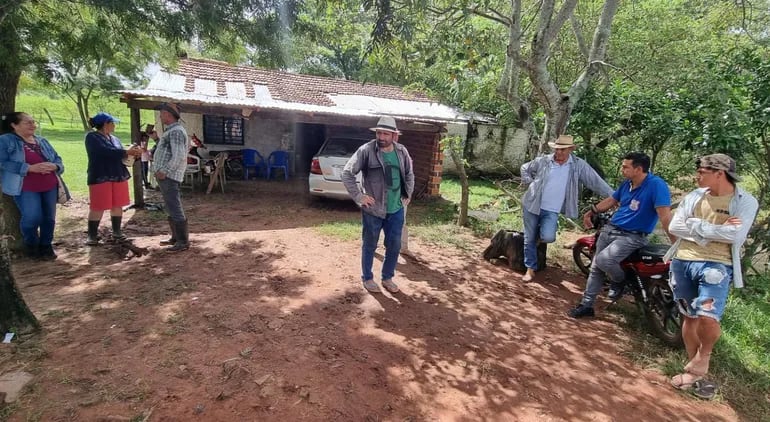 Vecinos del asentamiento 29 de octubre de Santa Maria, Misiones, claman de mayos seguridad tras asalto a un pequeño productor de arroz de la zona.
