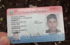La cédula de identidad del fallecido, Roberto Valenzuela González.