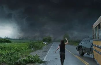 en-el-tornado-presenta-buenos-efectos-especiales-aunque-con-un-reparto-de-actores-desconocidos--213945000000-1127020.jpg