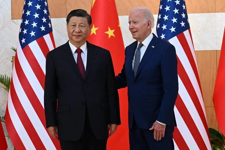 EL presidente de China, Joe Biden (i) y el mandatario de Estados Unidos, Joe Biden, se volverán a ver esta semana en San Francisco.  (AFP)