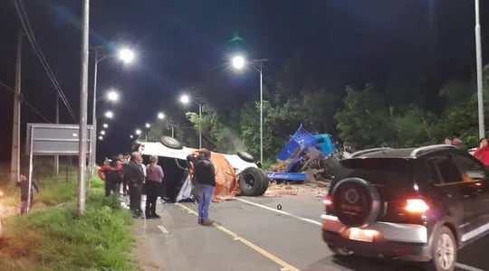 Imagen de archivo: así quedaron los vehículos tras el accidente protagonizado por el hijo del exsenador Blas Llano, Santiago Llano.