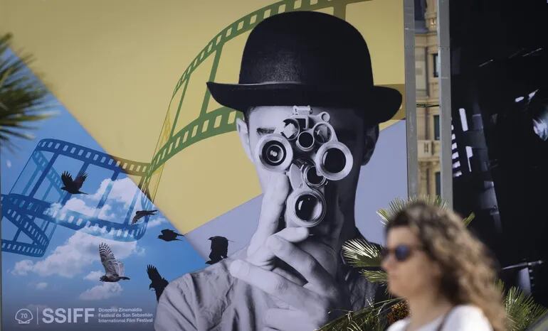 Vista de uno de los carteles del Festival de Cine de San Sebastián, cuya 70 edición comienza este viernes 16 de septiembre.