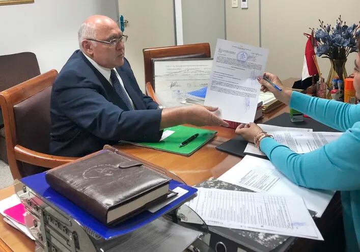 El camarista Juan Carlos Paredes Bordón, se inscribió para el concurso de ministro de la Corte Suprema de Justicia.