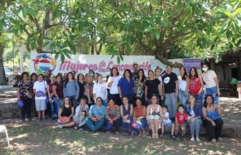 Mujeres de la Concertación realizarón un encuentro en el Departamento de Cordillera.