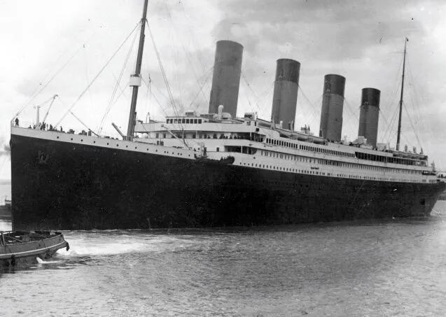 El hundimiento del Titanic es recordado como uno de los desastres más grandes y trágicos de la historia marítima.