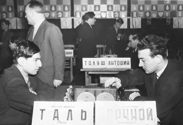 Tal vs Korchnoi Campeonato Soviético de 1957 (foto vía dgriffinchess.wordchess).