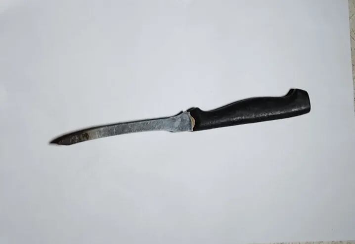 El cuchillo que supuestamente tenía la adolescente para perpetrar el asalto.