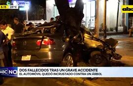 Video: Dos fallecidos tras un grave accidente