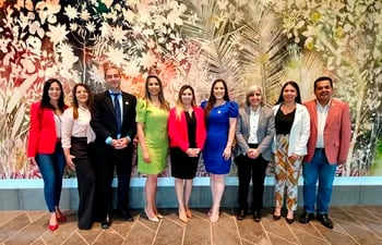 La Asociación State Alumni Paraguay tiene nuevos integrantes en su directorio (foto). La asamblea se realizó en la sede de la embajada de los Estados Unidos  de América.