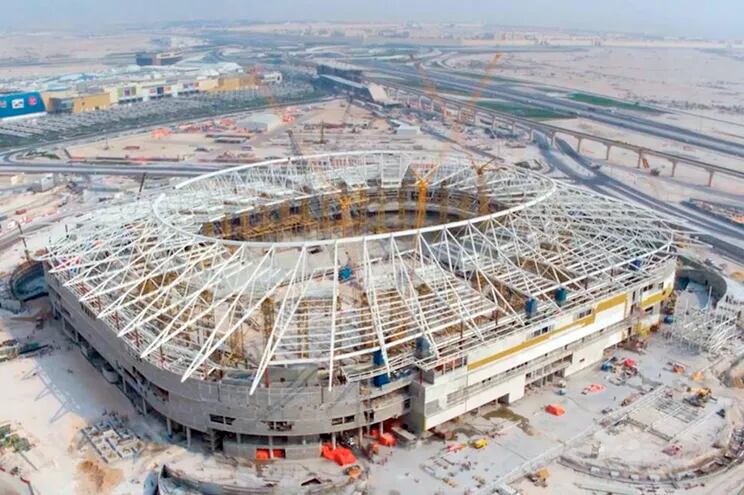 Construcción de uno de los estadios construidos para la Copa del Mundo de Qatar 2022.