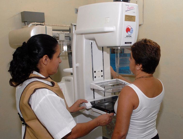 Salud Pública dice que dispone de 26 mamógrafos operativos en los hospitales públicos de todo el país. 