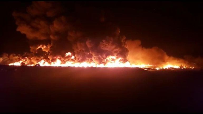 El incendio de gran magnitud en un depósito de cubiertas en Minga Guazú.