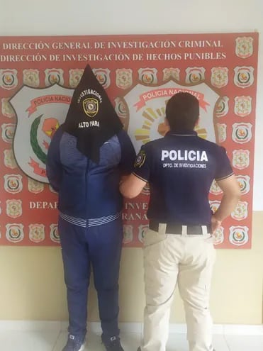 Víctor Hugo Benítez Pereira (24) se entregó este miércoles y responderá ante la justicia una denuncia por agresión infantil.