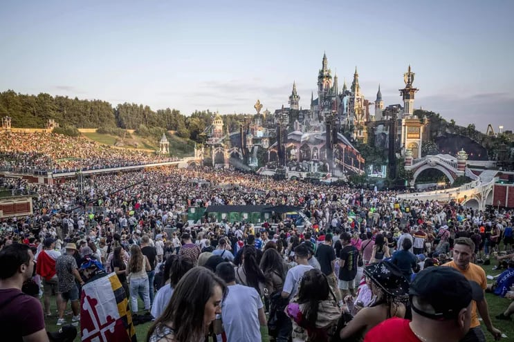 Imágenes del primer día del festival de música electrónica Tomorrowland este 2023.