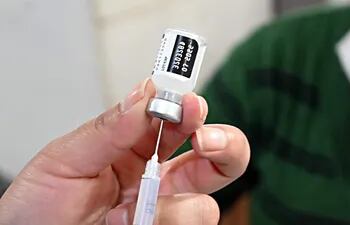 Las dosis que están a pocas semanas de vencer, se están utilizando en todos los vacunatorios del país, según el PAI.