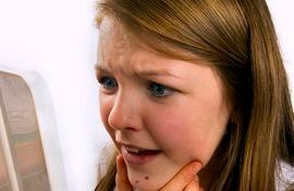 El acné es la condición cutánea más frecuente en la edad prepuberal y adolescente, con mayor prevalencia a los 12 años.