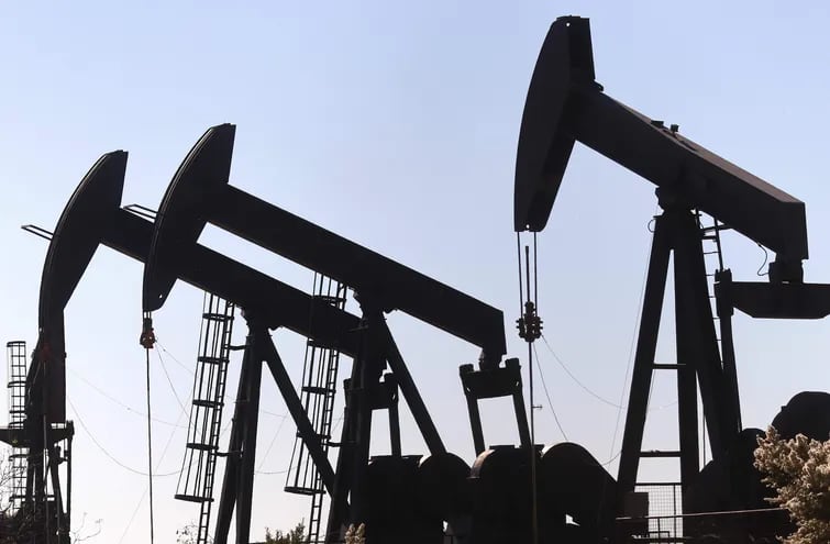 Extractor de petróleo en Los Angeles, California. (AFP, archivo)