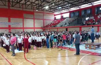 Esta semana se realizó los ensayos generales del concierto de los niños de la 1000 voces en el polideportivo de la Municipalidad de San Lorenzo.