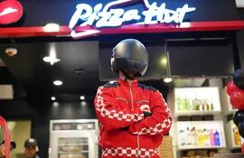 Con un servicio de tipo express, Pizza Hut acaba de habilitar su nuevo puesto, en Shopping Multiplaza, donde aún no marcaba presencia.