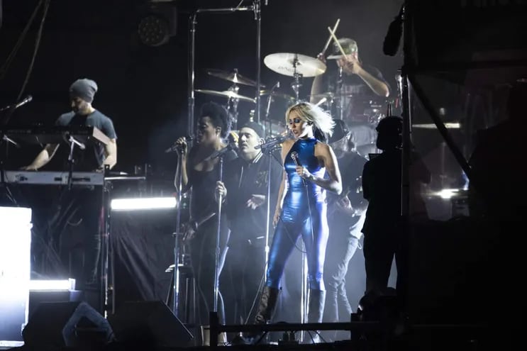 La artista estadounidense Miley Cyrus el 19 de marzo pasado durante el cierre del segundo día del festival Lollapalooza 2022, en el Parque Bicentenario de Cerrillos, en Santiago (Chile).