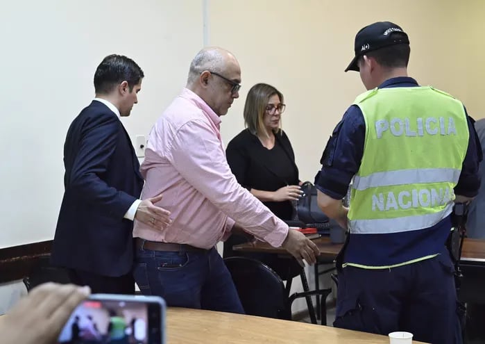Óscar Ñoño Núñez, ex gobernador de Presidente Hayes, fue llevado a Judiciales de la Policía tras ser condenado a 11 años de cárcel el pasado 14 de diciembre.