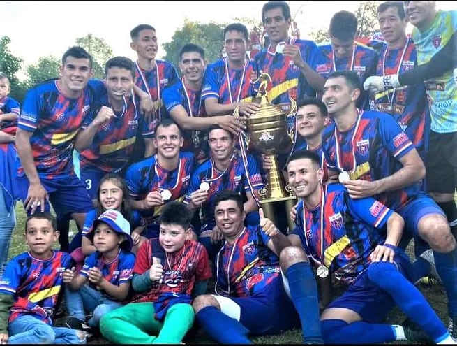 El Club 3 de Mayo de la compañía Cerro Pinto se consagró campeón de la División de Ascenso de la Liga Carapegüeña de Fútbol.