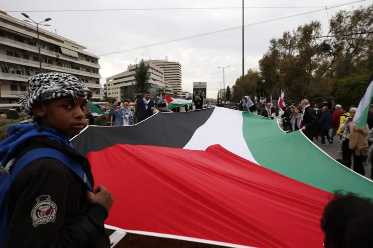Manifestantes pro-palestinos protestan contra la guerra en Gaza, el pasado 27 de enero en Atenas, Grecia.