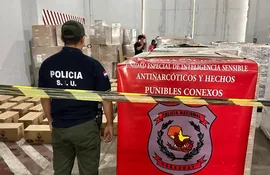 Agentes especiales de la Policía intervinieron ante un posible cargamento de cocaína en el aeropuerto Silvio Pettirossi.