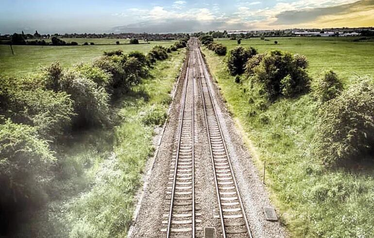 Instan a construir una ferrovía entre Encarnación y Artigas (Paraguay), de  60 km de extensión.