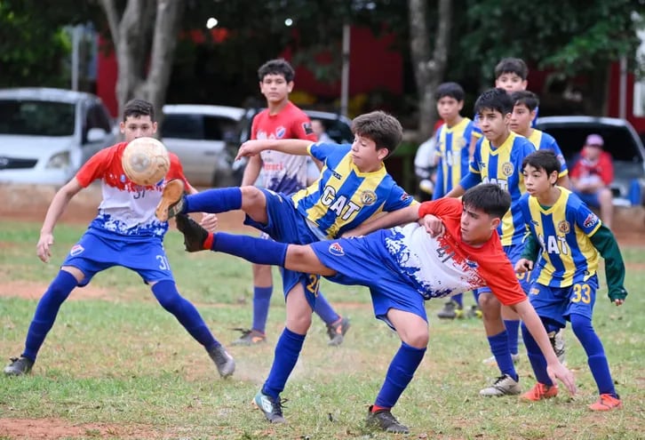El Club Atlético Triunfo de la Liga Sanlorenzana de Fútbol vive un gran presente en las distintas categorías de su escuela de fútbol.