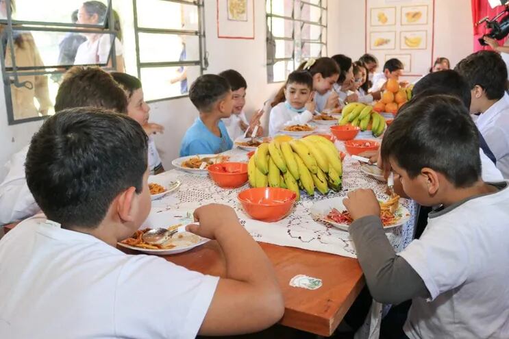Almuerzo escolar distribuirán desde primer día de clases en Paraguarí.