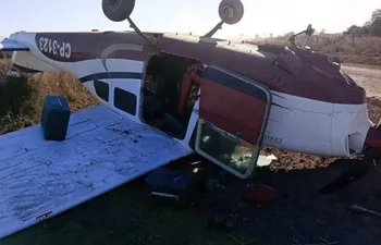 La avioneta de matrícula boliviana se precipitó en un campo de la localidad de Avia Terai.