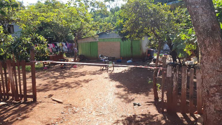La vivienda donde se produjo el feminicidio en el barrio Caacupemi de Hernandarias.