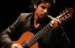 el-mexicano-daniel-olmos-es-uno-de-los-guitarrista-que-se-presentara-hoy-en-la-primera-gala-de-guitarras-latinas--193431000000-1347978.jpg