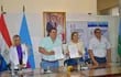 La ministra de la Senatur, Angie Duarte, el Gobernador de Guairá, César Luis Sosa (ANR), el Pdte. de la Aigua, Javier Silvera y la encargada departamental de turismo Eva Cristaldo, durante la firma del convenio.