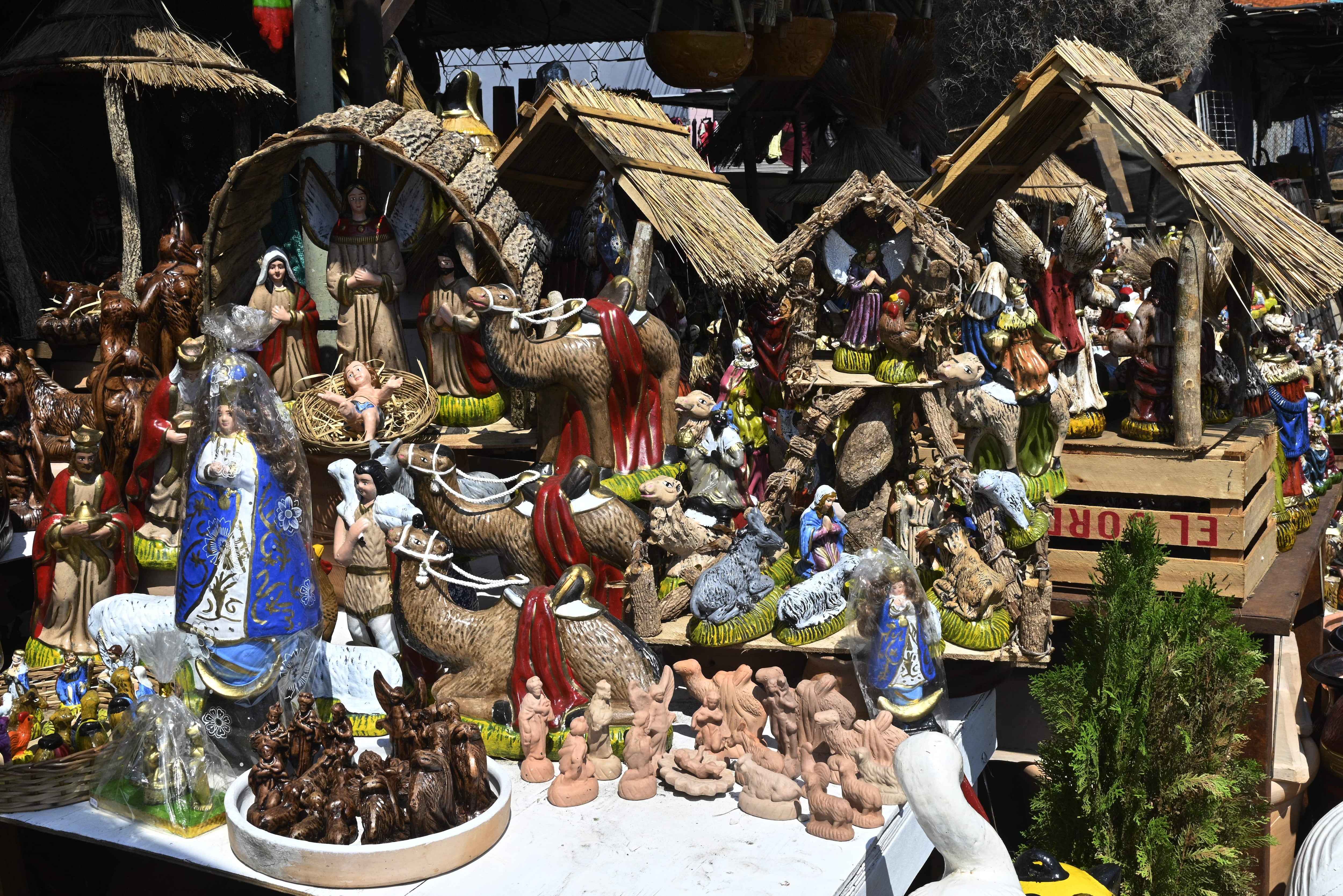 Variadas ofertas en el Paseo de los artesanos, ubicado en Pettirossi y Gral. Elizardo Aquino. 